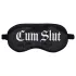 Ouch! - Satijnen oogmasker met opschrift "Cum Slut" (zwart)